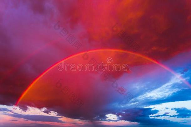 双的彩虹采用指已提到的人天