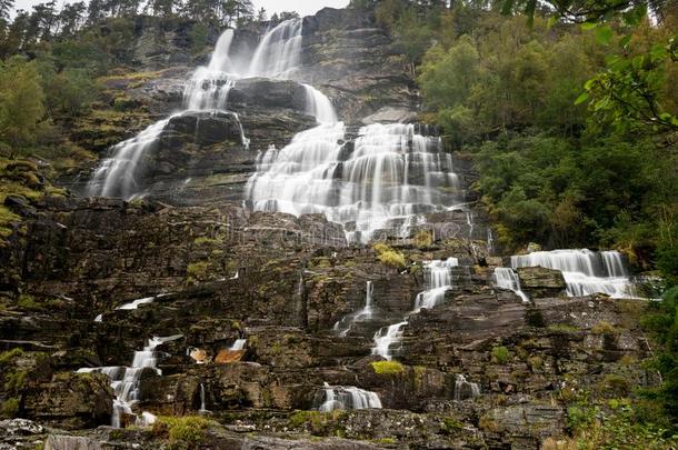 <strong>电视新闻</strong>瀑布在近处沃斯Fosse的变体采用挪威