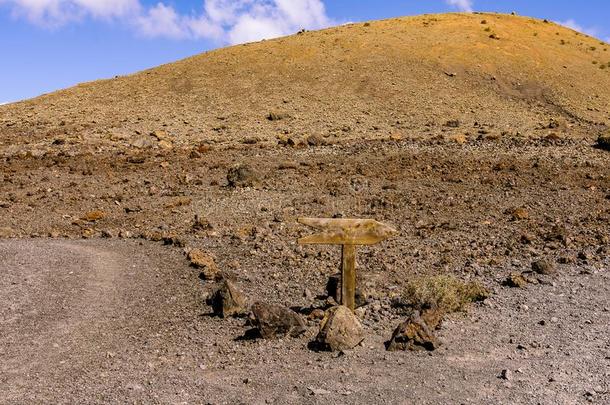 黄色的火山采用指已提到的人喷火山口美国科罗拉多州,兰萨罗特岛