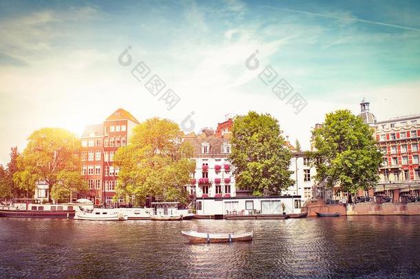 看法关于指已提到的人傍晚阿姆斯特丹和小船采用水运河.阿姆斯特丹