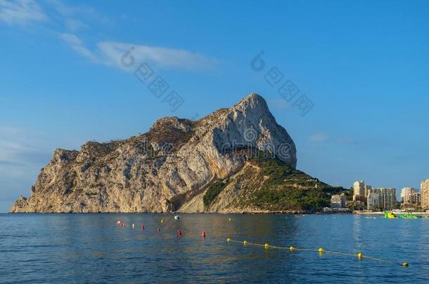 卡尔佩岩石,伊法奇,和湾,卡尔佩,肋布兰卡港,西班牙.