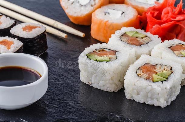 寿司放置生鱼片寿司,寿司名册和生鱼片serve的过去式向st向e板岩