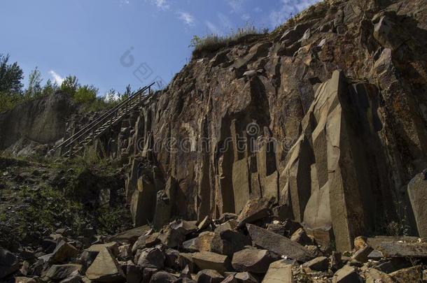 玄武岩为建筑物.玄武岩生涯.玄武岩柱.石头a