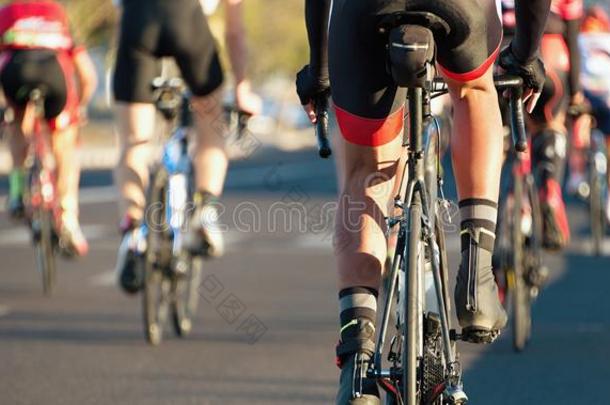 骑脚踏车兜风竞争,骑自行车的人运动员骑马一r一ce