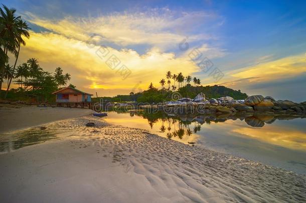 日落仓库海滩宾坦岛印尼