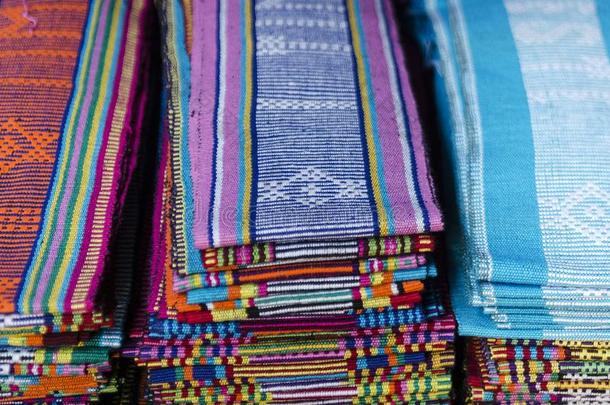 传统的编泰斯织物领带采用帝力<strong>东北</strong>部港市)东帝汶岛累斯太风