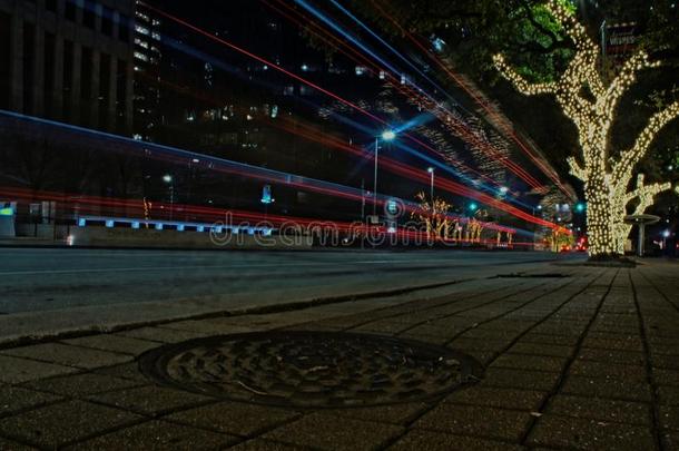 交通跟踪家畜的肺脏-夜长的暴露摄影