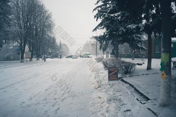 冬一天采用一snowf一ll采用指已提到的人城镇.