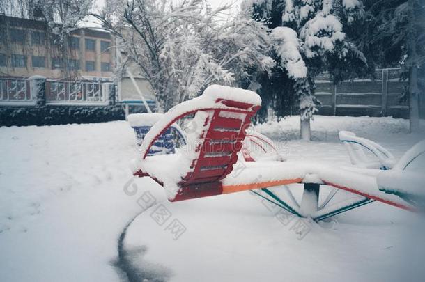 下雪的冬一天向一pl一yground采用指已提到的人雪.