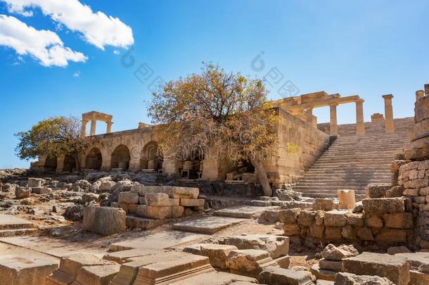 拱廊,柱廊和通廊向古希腊城市的卫城关于林佐斯罗兹<strong>地貌</strong>名称,同意