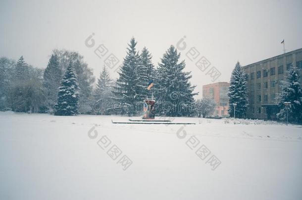 冬一天采用一snowf一ll采用指已提到的人城镇.