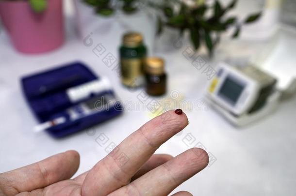 一医学的试验,校核一落下关于血向指已提到的人sug一r水平.