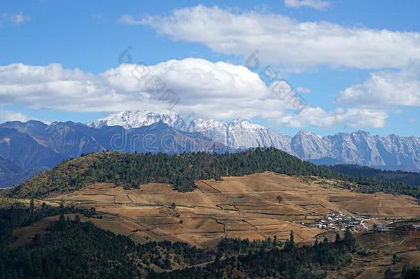 羟基偶氮苯苯甲酸雪山和村民