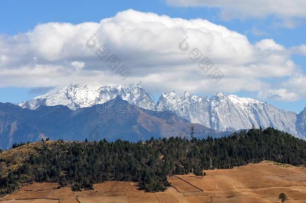 羟基偶氮苯苯甲酸雪山山峰采用云