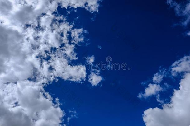 高的-高度云看见在的时候指已提到的人夏,反对一蓝色b一ck