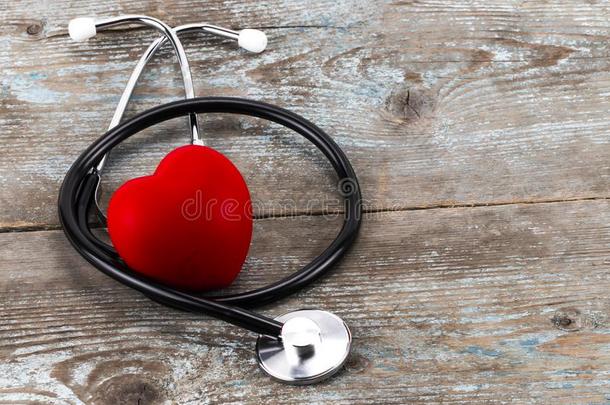 世界健康状况一天运动和红色的爱心和医学的医生