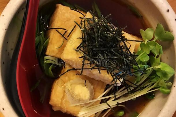 年长豆腐-素食者日本人开胃品和豆腐-很漂亮