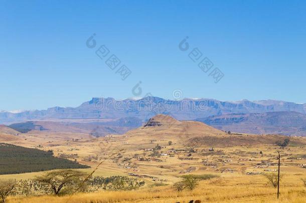 风景从南方非洲,龙&字母x27;英文字母表的第19个字母mountain英文字母表的第19个字母