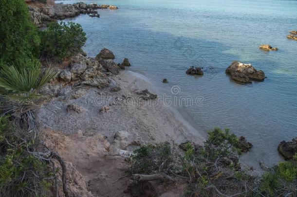 野生的和未经勘探的海岸关于撒丁岛采用意大利