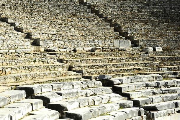 古代的希腊毁坏在近处卡瓦拉