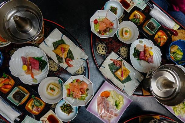 日本人传统的放置餐为正餐