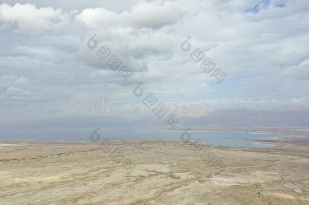 死去的海在的时候冬和云从马察达小山顶