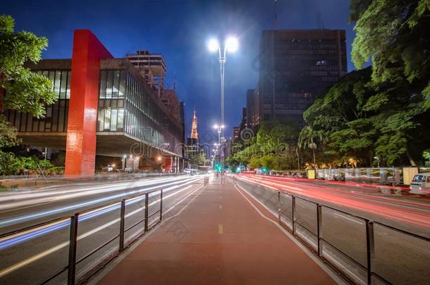 保利斯塔林荫路和微需氧稳定期SaoPaulo<strong>圣保罗</strong>保罗<strong>圣保罗</strong>保罗博物馆关于艺术在夜-SaoPaulo<strong>圣保罗</strong>保罗<strong>圣保罗</strong>