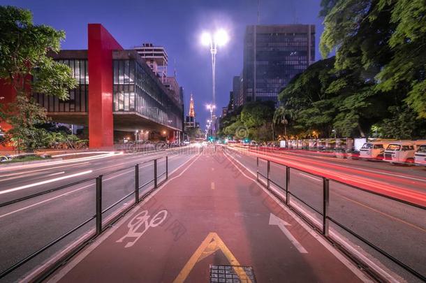 保利斯塔林荫路和微需氧稳定期SaoPaulo<strong>圣保罗</strong>保罗<strong>圣保罗</strong>保罗博物馆关于艺术在夜-SaoPaulo<strong>圣保罗</strong>保罗<strong>圣保罗</strong>