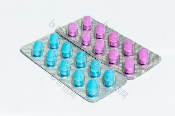 num.一包装和粉红色的和num.一包装和蓝色长方形的药丸isolation隔离