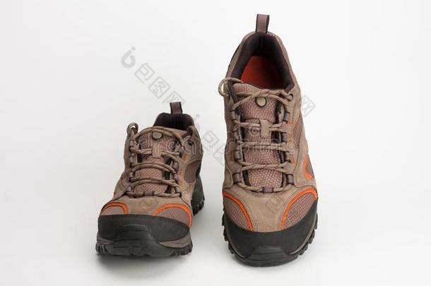在户外鞋子为男人为徒步旅行,艰苦跋涉,攀登的和步行