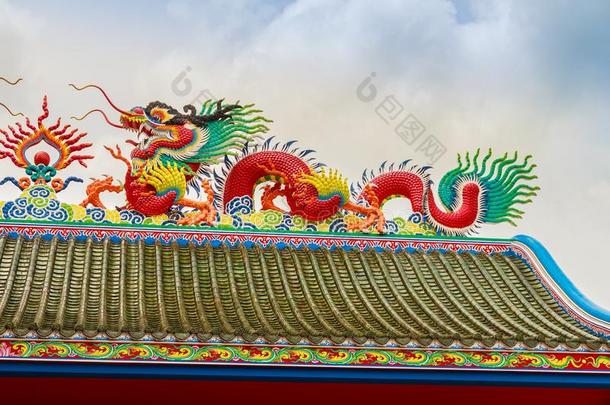 美丽的中国人龙雕刻在其他库萨拉大厅(风暴