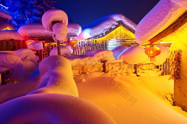 指已提到的人乡村雪夜风景