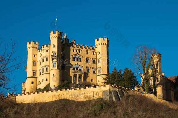 霍<strong>恩施</strong>旺高城堡城堡向冬一天和蓝色天,巴伐尔