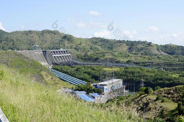 强大的集团关于玛加特河水疗院电的水坝采用mounta采用ousIfug