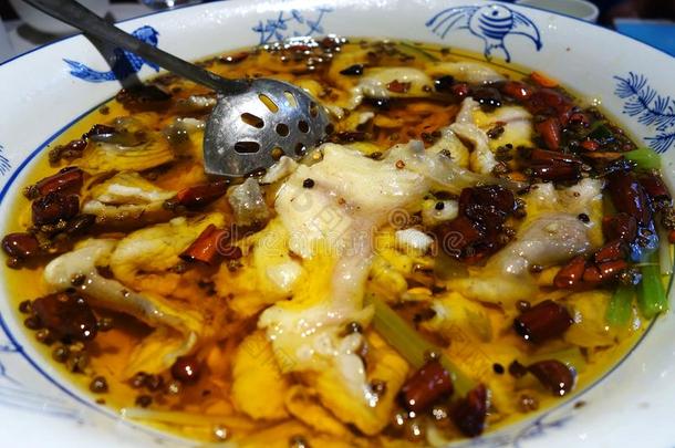 鱼用带缚或装饰采用热的红辣椒油