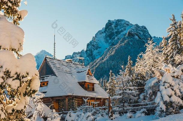 木制的房屋采用一下雪的mount一采用s