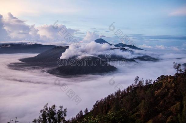 看法从指已提到的人日出点在近处向指已提到的人止头痛药山