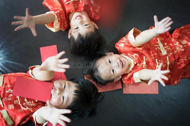 中国人男孩采用中国人新的年节日.