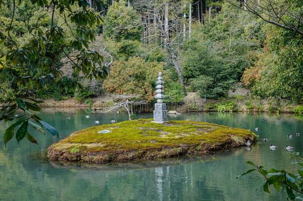 日本人禅花园采用京都,黑色亮漆