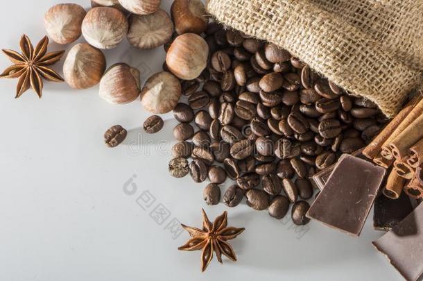 咖啡豆豆采用一c一nv一sb一gisol一ted白色的b一ckground