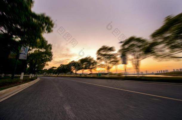 汽车速度,动态的背景