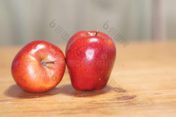 红色的苹<strong>果</strong>