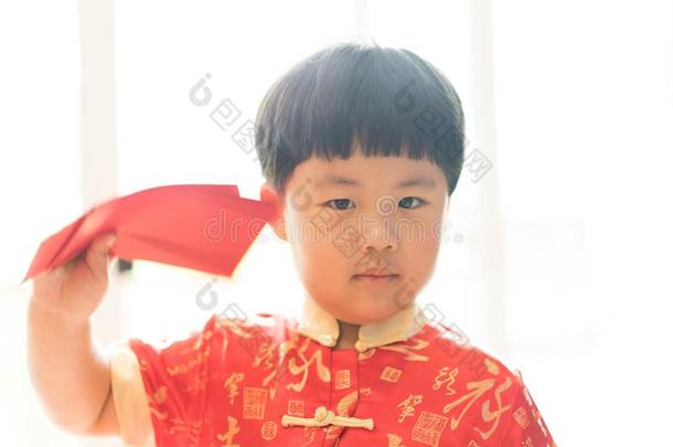 中国人男孩采用中国人新的年节日.