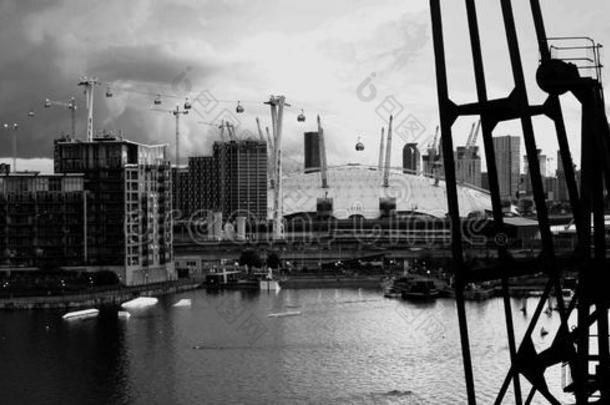 伦敦港区全景的看法采用黑的和白色的