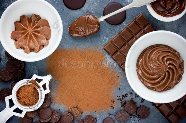 巧克力背景-巧克力掼奶油,融化巧克力,巧克力