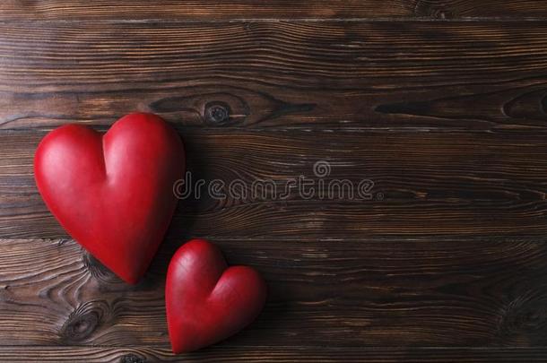 红色的心向指已提到的人木材质地板.幸福的情人一天/Internationalorganizations国际组织