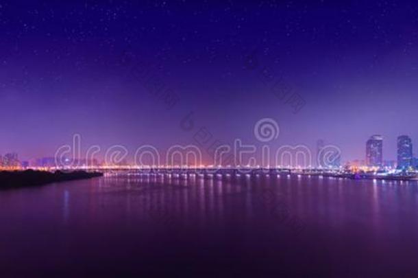 夜全景画关于耶乌伊多岛-著名的不愉快地区关于英文字母表的第19个字母