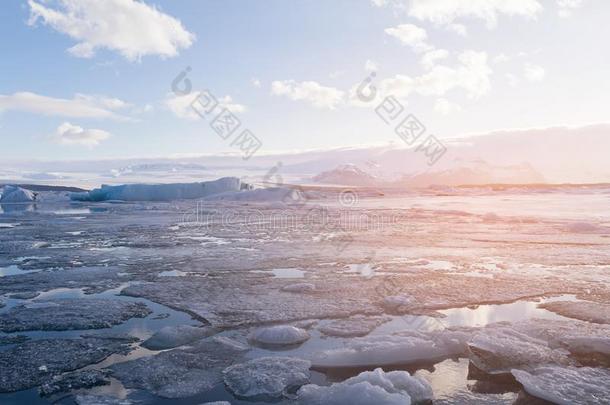 冰岛冰湖采用Jakuldarlon冰河,冰岛