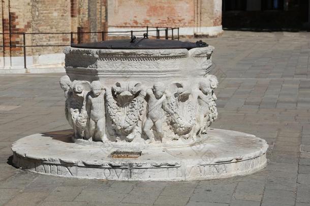 古代的石头好为雨水收集采用威尼斯意大利