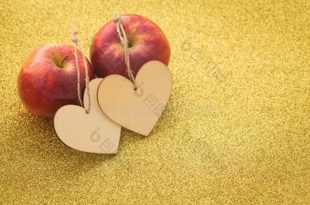 幸福的情人一天/两个苹果和心和指已提到的人划